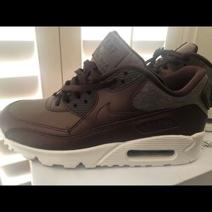 Women’s Nike AirMax size 7